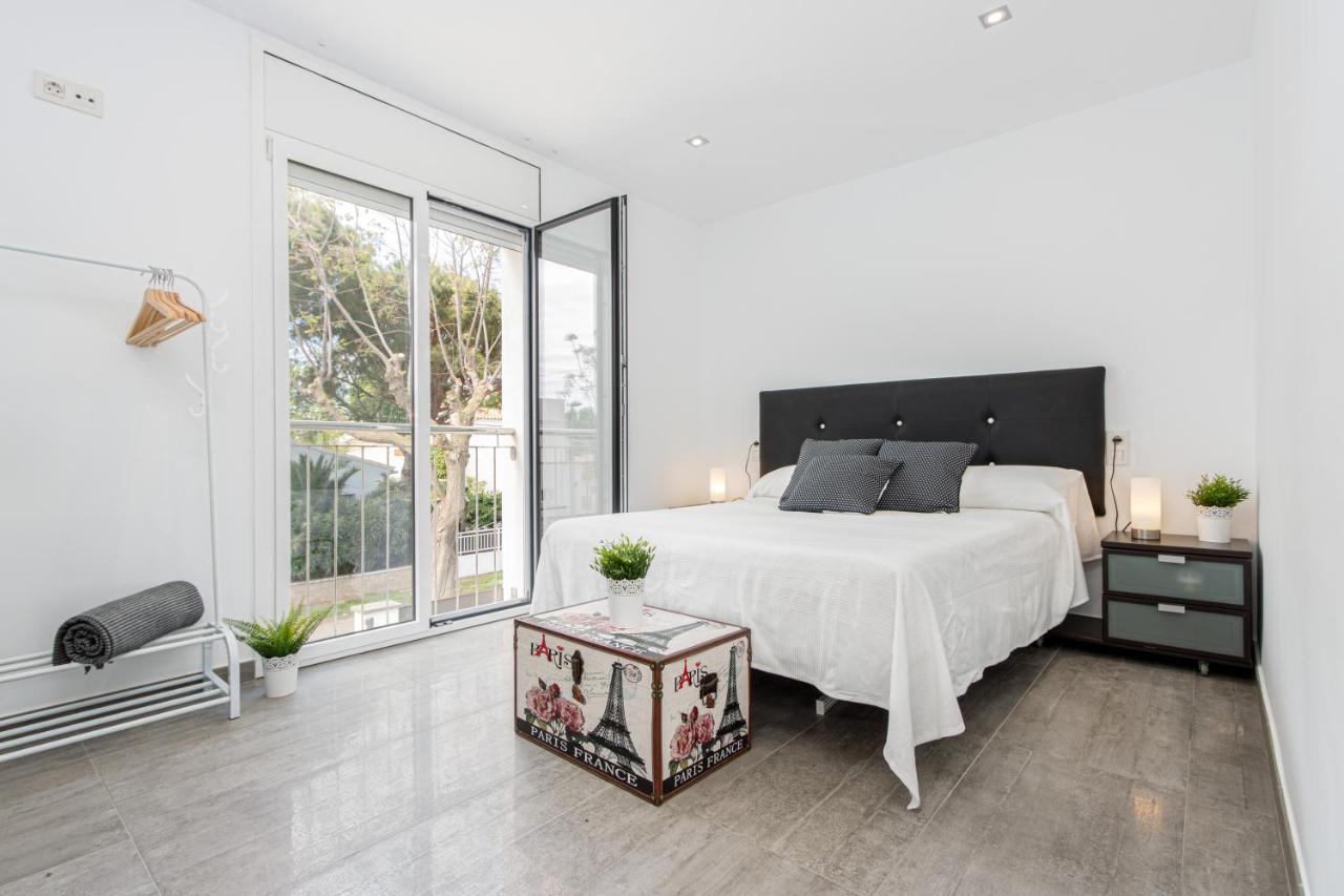 Goldhome - New House With Private Heated Pool, Parking, Wifi, Games Room Ampuriabrava Exterior foto