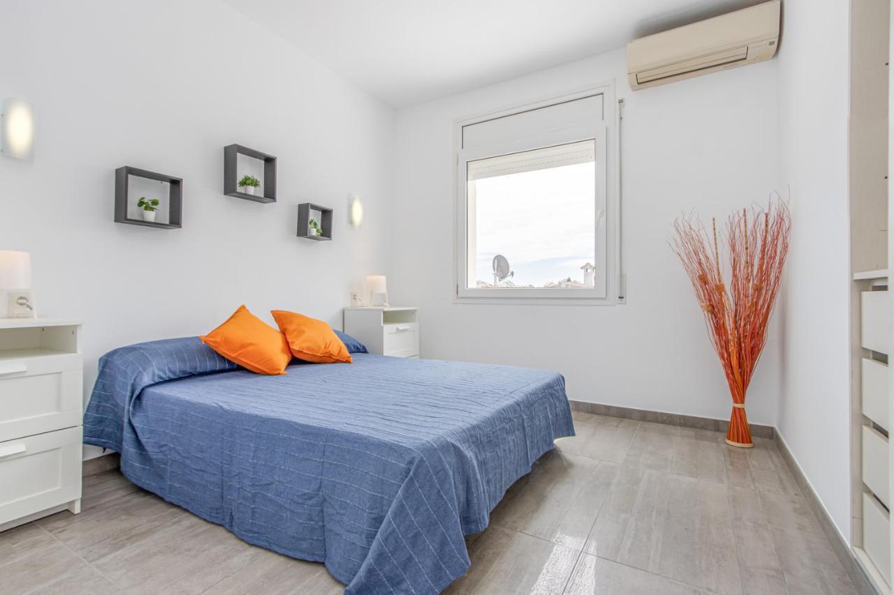 Goldhome - New House With Private Heated Pool, Parking, Wifi, Games Room Ampuriabrava Exterior foto