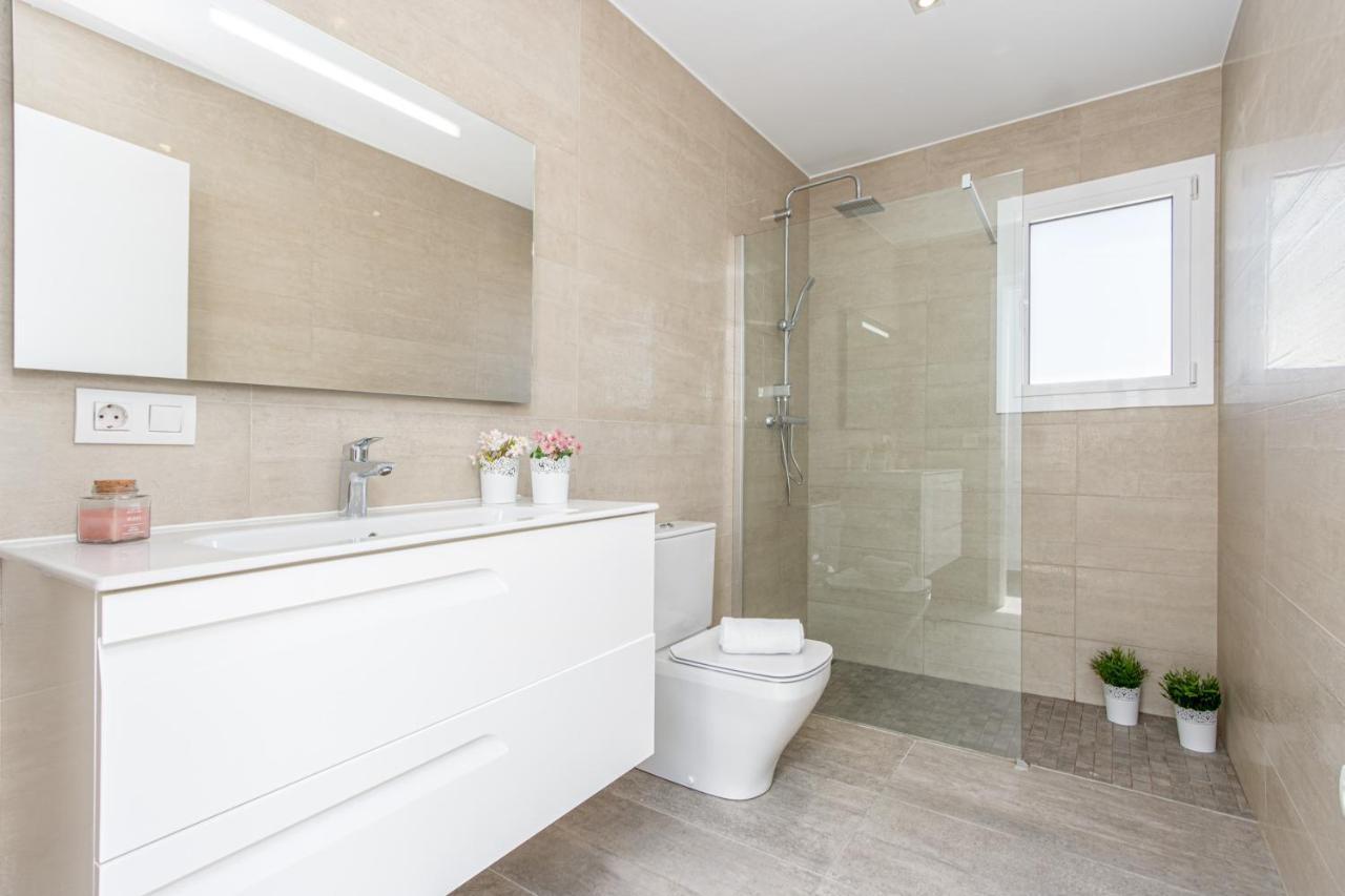 Goldhome - New House With Private Heated Pool, Parking, Wifi, Games Room Ampuriabrava Exterior foto