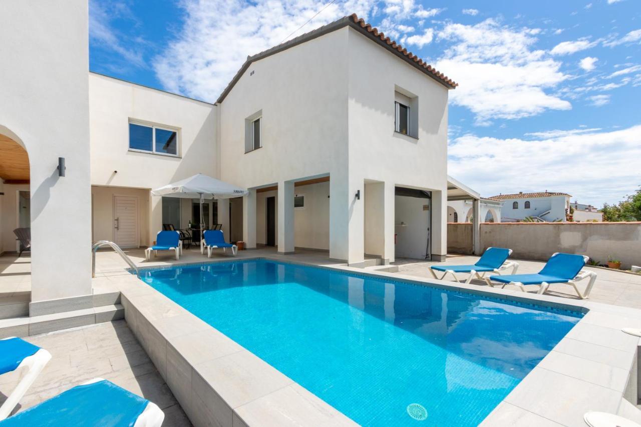 Goldhome - New House With Private Heated Pool, Parking, Wifi, Games Room Ampuriabrava Exterior foto