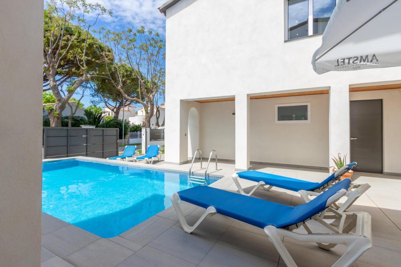 Goldhome - New House With Private Heated Pool, Parking, Wifi, Games Room Ampuriabrava Exterior foto