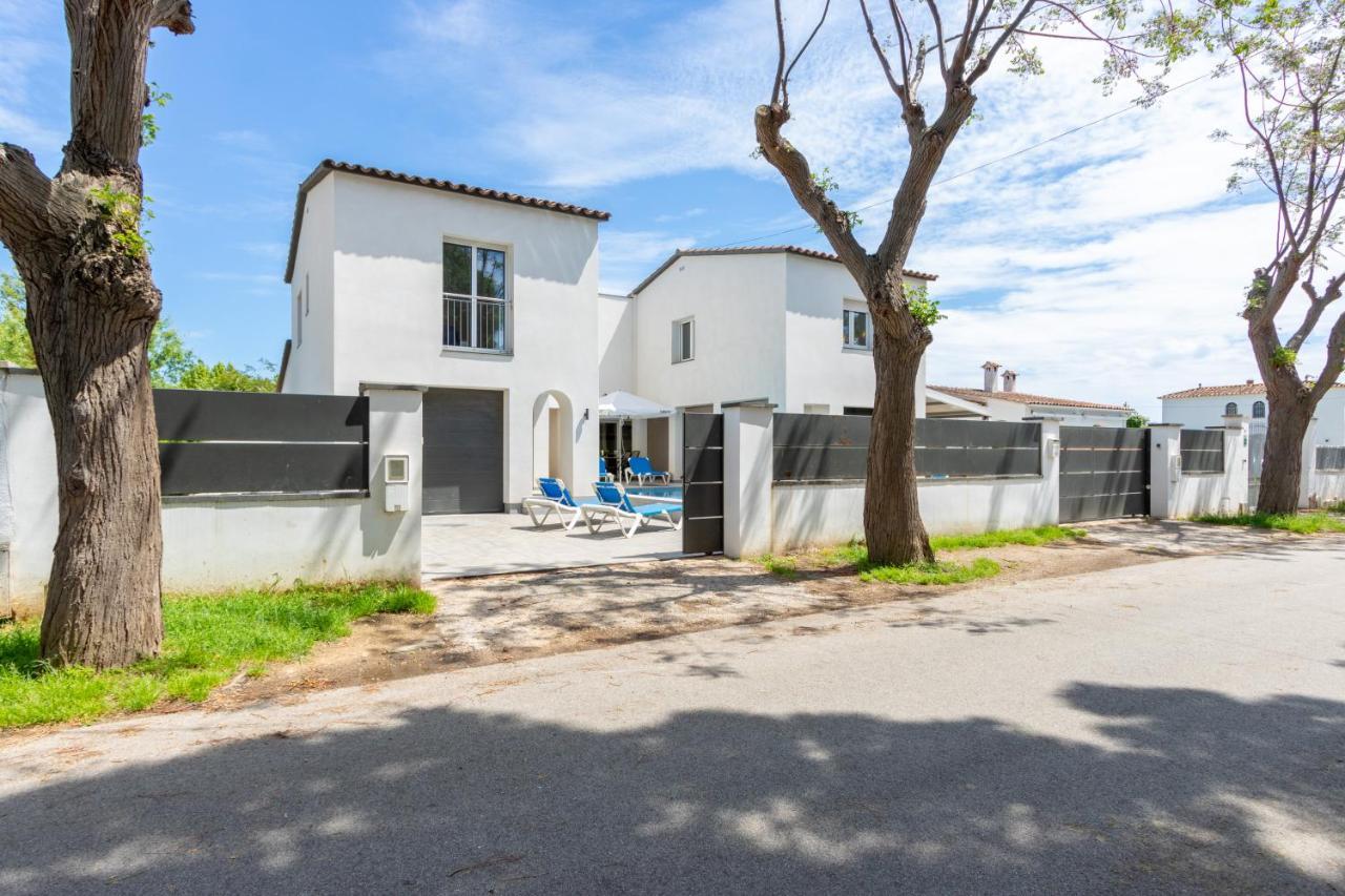 Goldhome - New House With Private Heated Pool, Parking, Wifi, Games Room Ampuriabrava Exterior foto