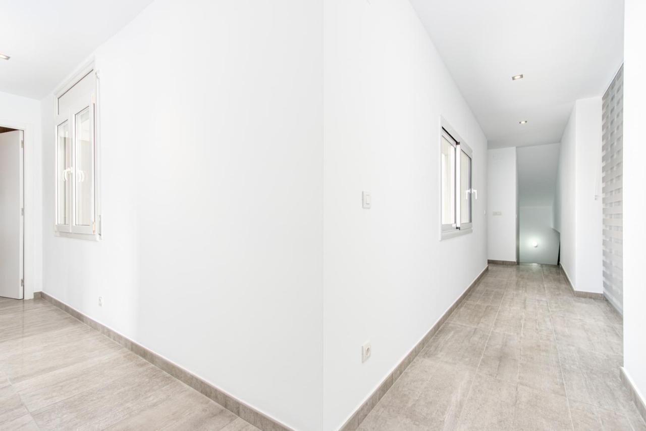 Goldhome - New House With Private Heated Pool, Parking, Wifi, Games Room Ampuriabrava Exterior foto